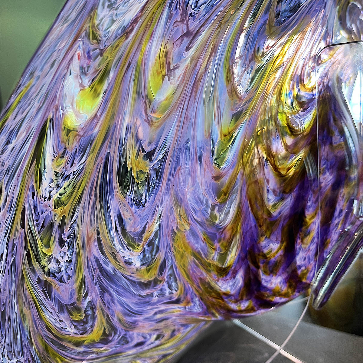 Wavy Bowl in Lilac/Amethyst