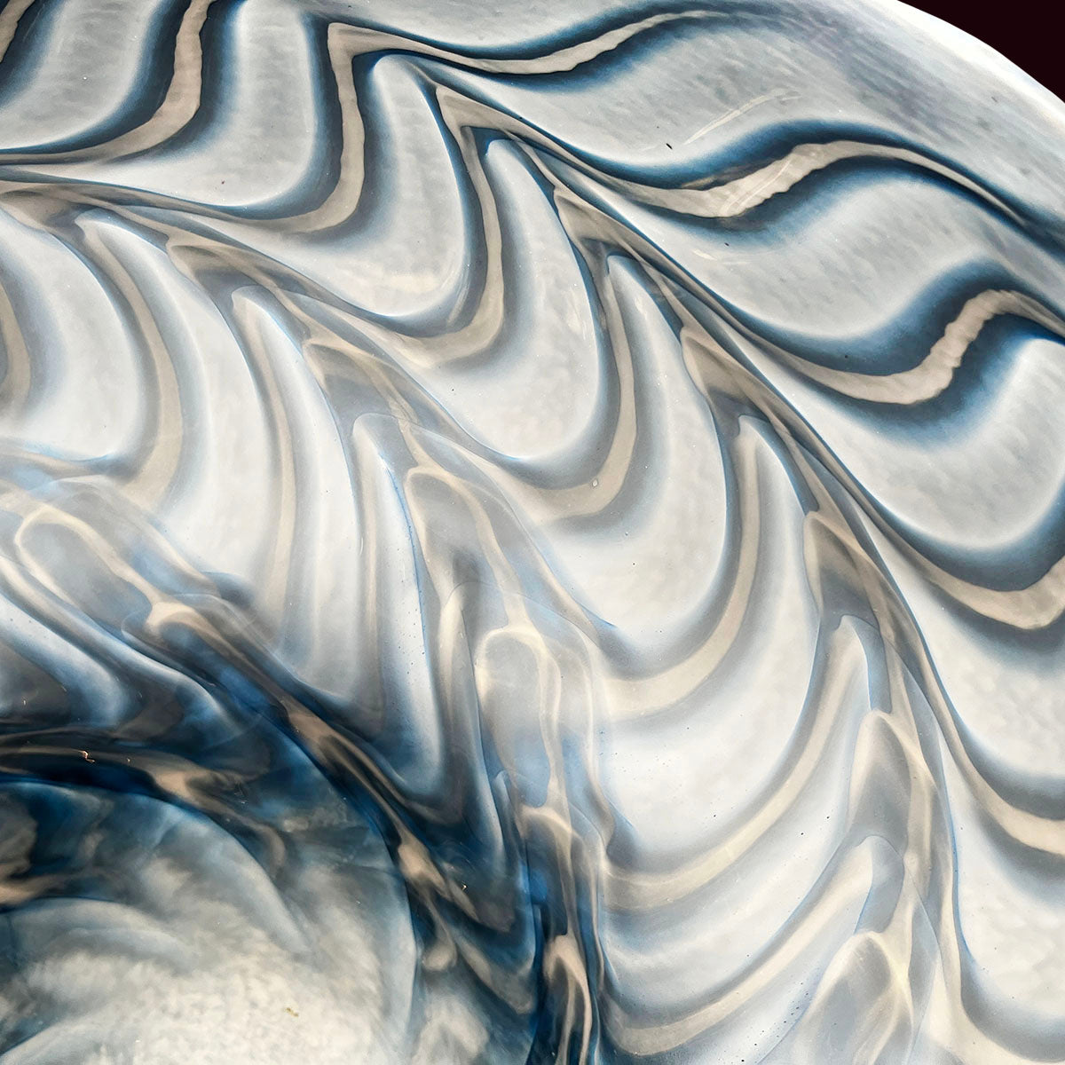 Wavy Bowl in Blue/White