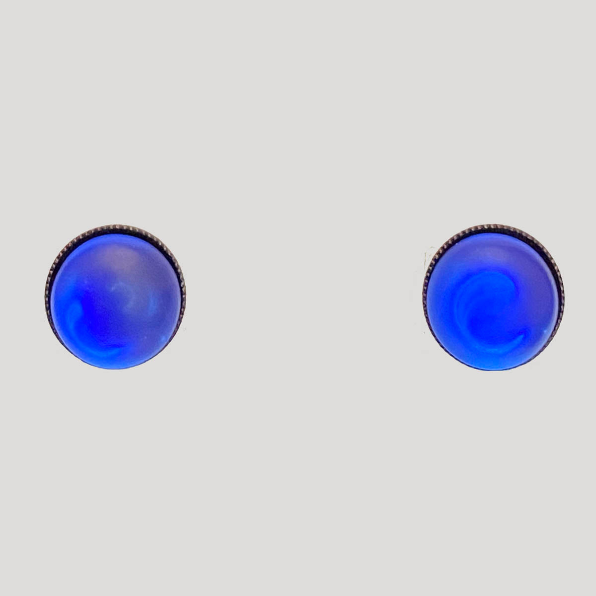 Round Studs
